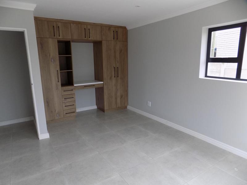 3 Bedroom Property for Sale in Fraaiuitsig Western Cape